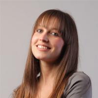 Foto do(a) Secretária: Julia Melo Barros